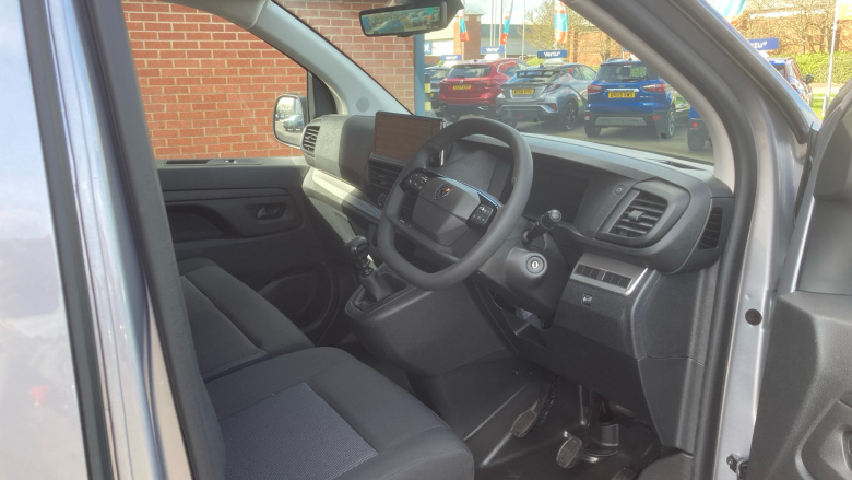 Peugeot Expert M Diesel 2.2 BlueHDi 150 Professional Van